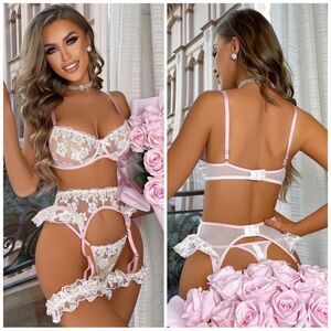 ❤️ NEW Floral Embroidery Mesh Underwire Garter Lingerie Set